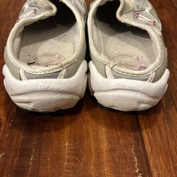 Women’s New Balance SL-1 All Terrain Slip On Sneakers. Size 7.5. - Picture 5 of 6